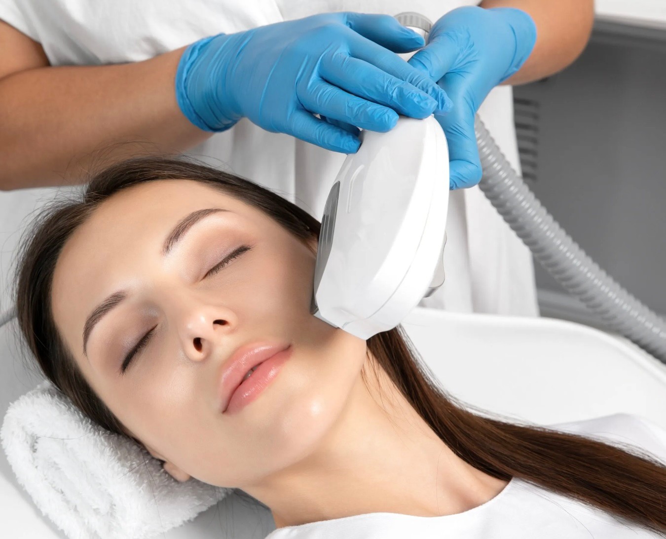 Not sure which treatment is right for you? Microneedling, BBL, MOXI
BBL HEROic - Each serves a different purpose — and your skin deserves a personalized plan.

At Alchemy MedSpa, we don’t guess. We assess.  Start with a customized consult. Glow isn’t one-size-fits-all. ✨

📲 Schedule today. alchemymedspachatt.com | 423.654.7630

#ChattanoogaMedSpa #SkinConsultation #GlowWithAlchemy #LaserRejuvenation