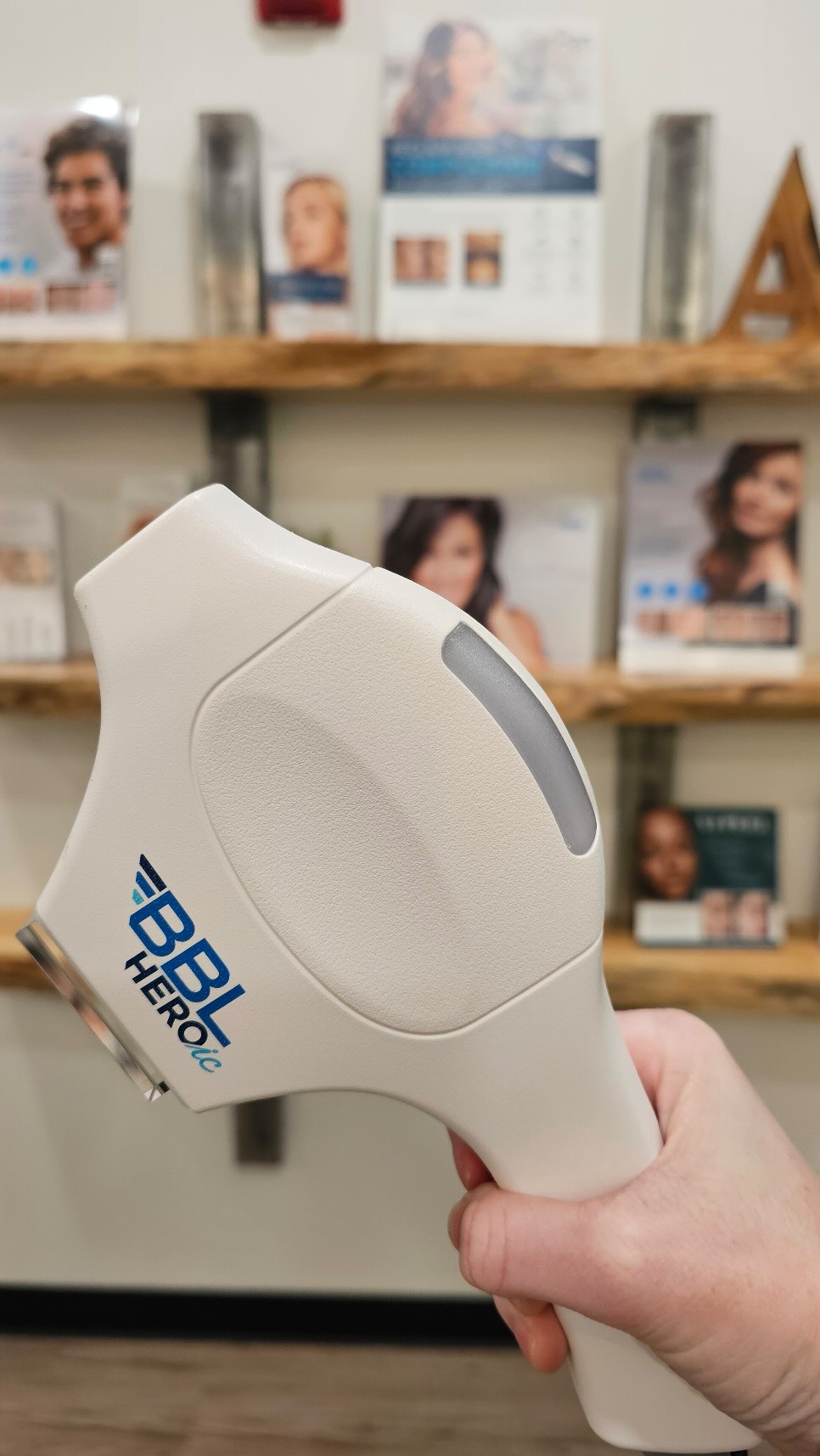 Skin tightening without the needles? Yes, please! ✨

BBL HEROic SkinTyte uses infrared light energy to gently heat the deeper layers of the skin, supporting collagen, remodeling and improving the appearance of skin laxity overtime.

Perfect for anyone looking for: 
✨ Firmer, tighter looking skin
✨Improved skin texture 
✨A non-invasive treatment option
✨Minimal downtime 

Best of all, you can treat any area of the body!

Ready to learn if SkinTyte is right for you? Schedule your complementary consultation with us.

Alchemy MedSpa + Wellness Center
📍200 Manufacturers Road, Suite 105
📅 Book Online, Link in Bio!
📞422-654-7630
 💻 www.alchemymedspachatt.com

#chattanoogamedspa #skintightening #bblheroic #skintyte #bblskintyte